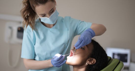 Dientes puestos en el día Valencia